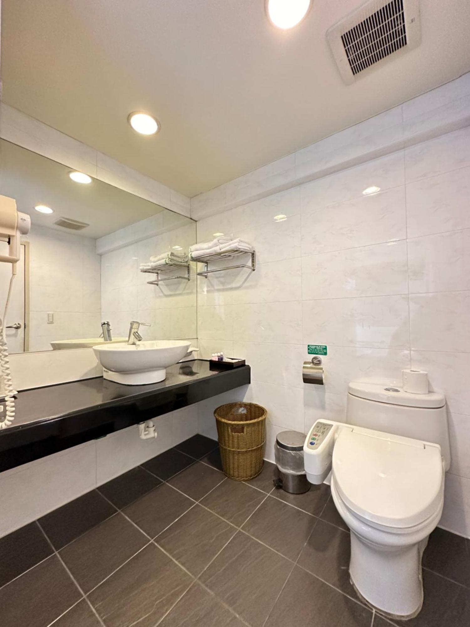 Chientan Youth Hotel Taipei Bagian luar foto