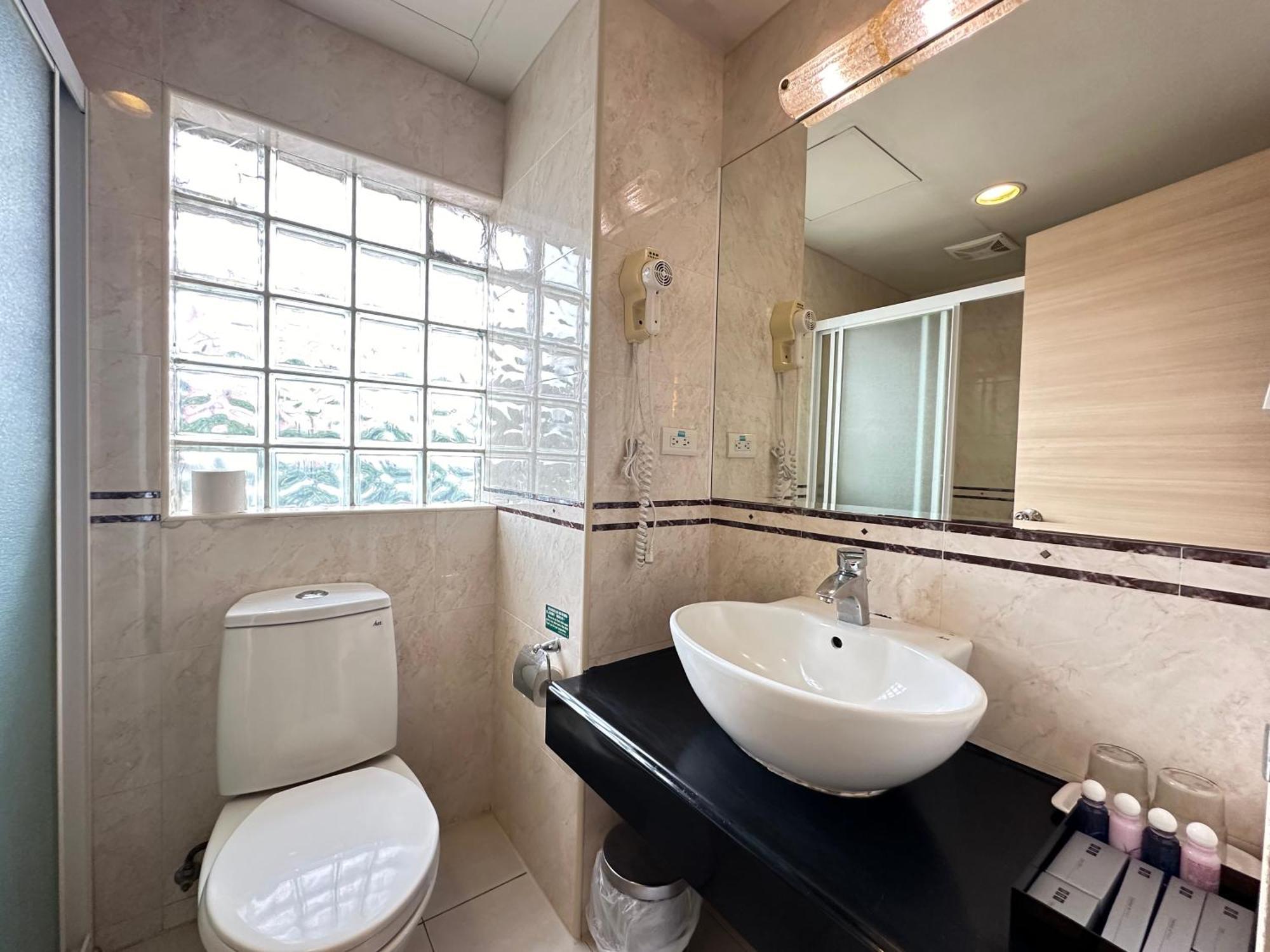 Chientan Youth Hotel Taipei Bagian luar foto