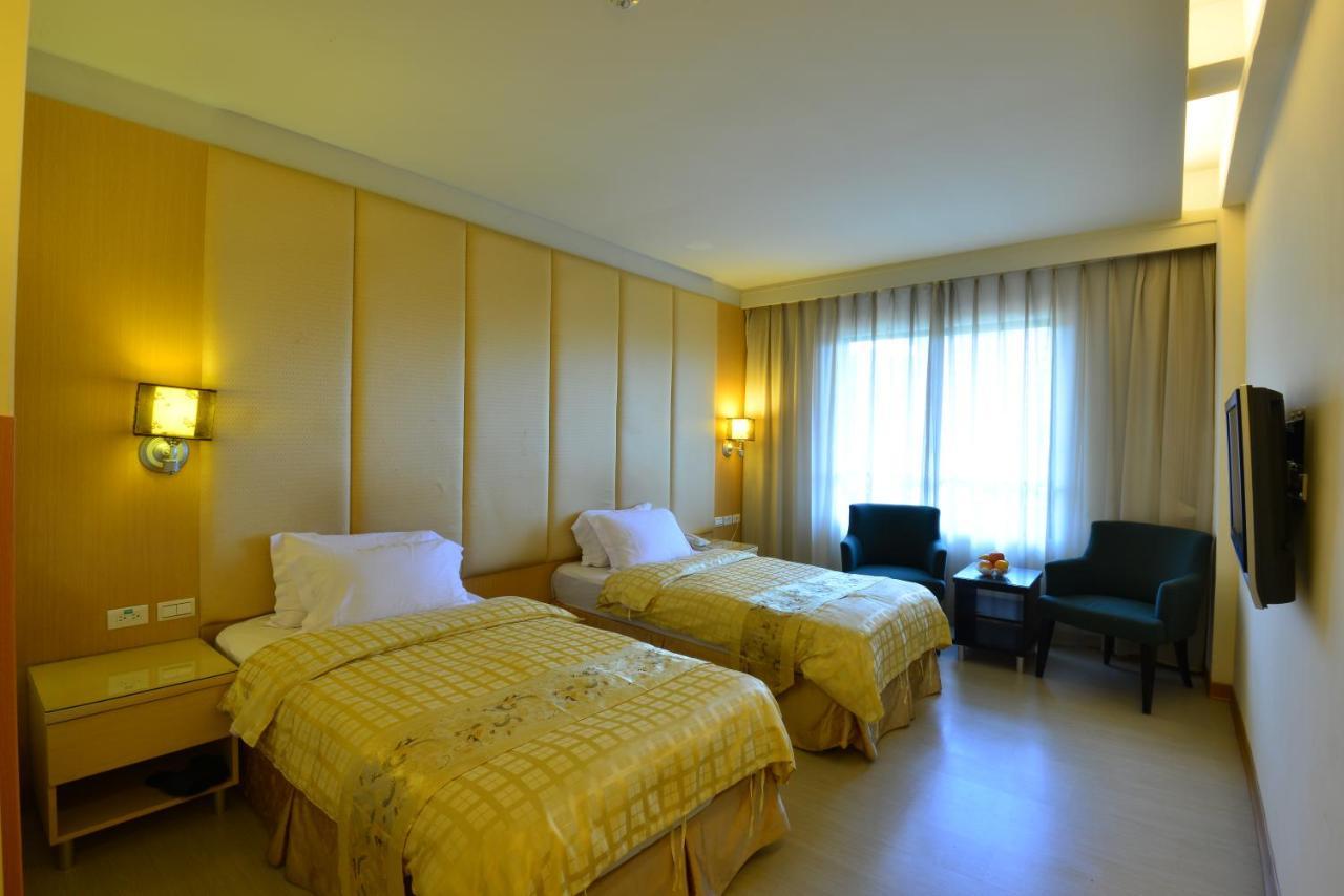 Chientan Youth Hotel Taipei Bagian luar foto